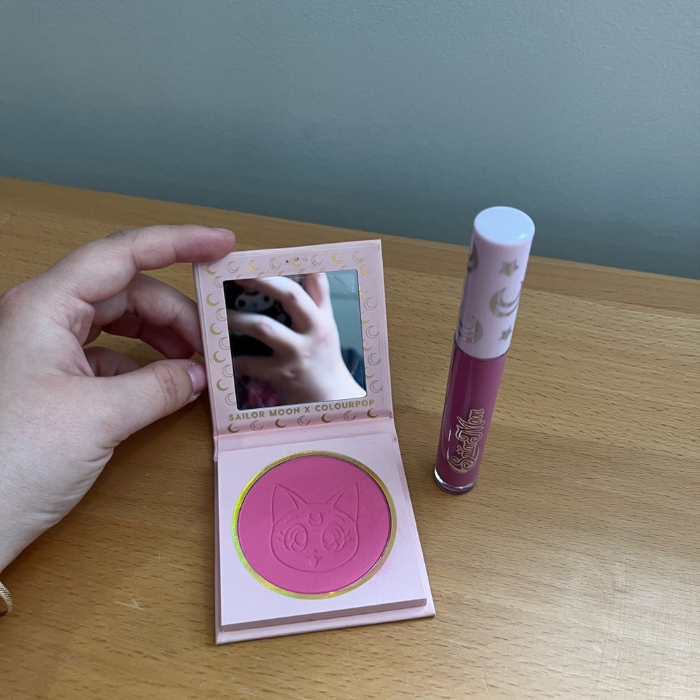 ❤️‍🔥BUNDLE❤️‍🔥 Colourpop Sailor Moon Blush and lipstick